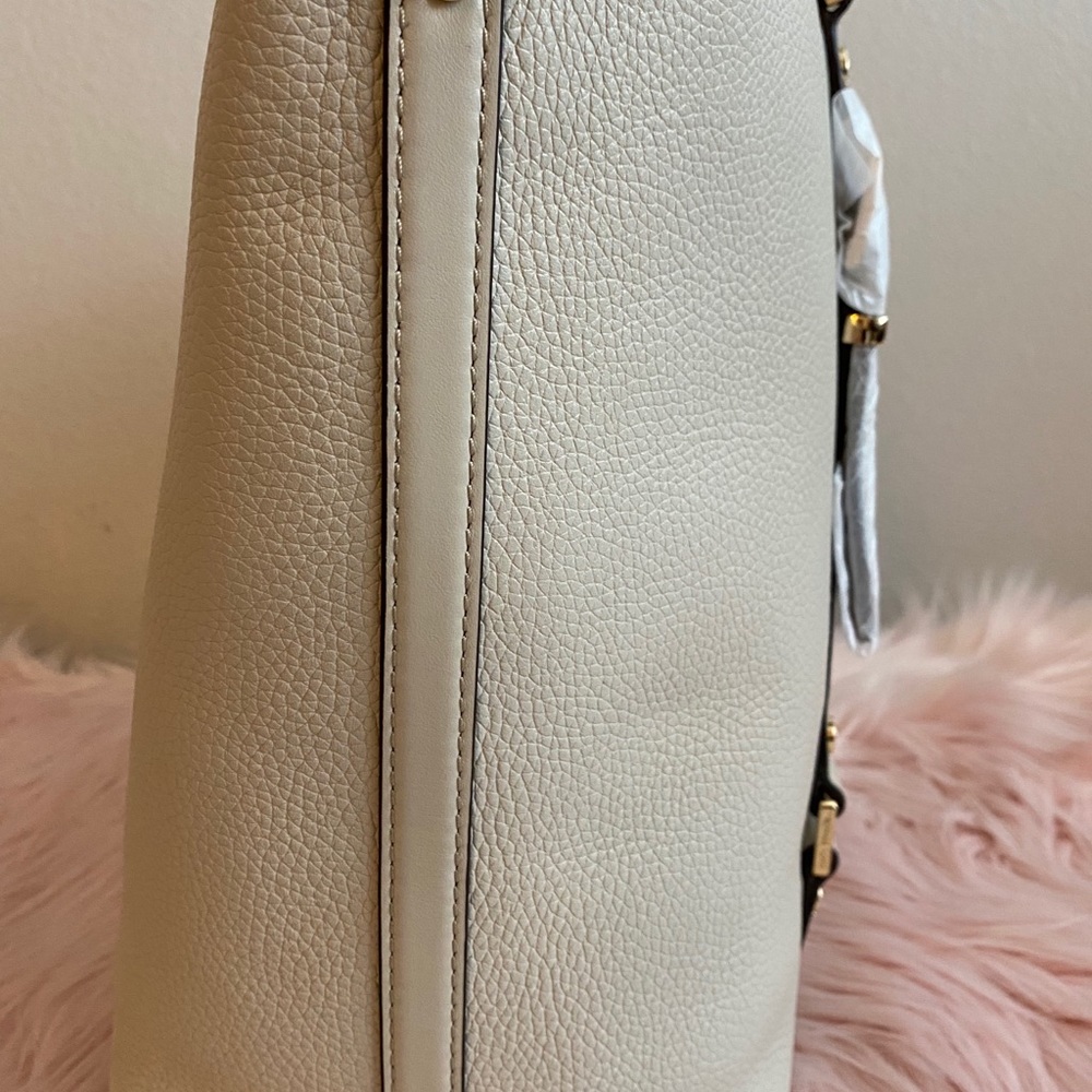 ❌Sold❌ Michael Kors Bedford Legacy Large Leather Tote - Picture 5 of 12